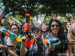 Video: POV Ikut Festival Songkran, tapi di Indonesia