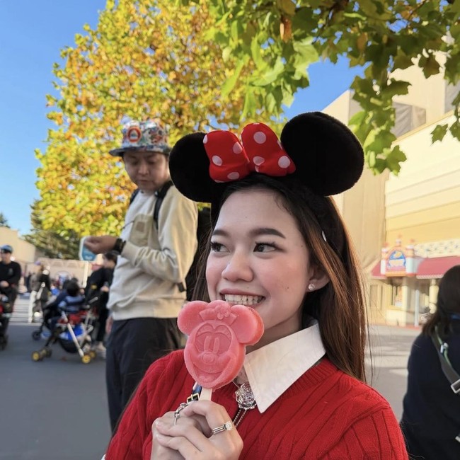 Serunya Kulineran ala Ummi Quary, Ada Momen Cicip Es Krim di Jepang