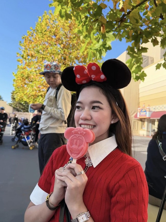 Serunya Kulineran ala Ummi Quary, Ada Momen Cicip Es Krim di Jepang