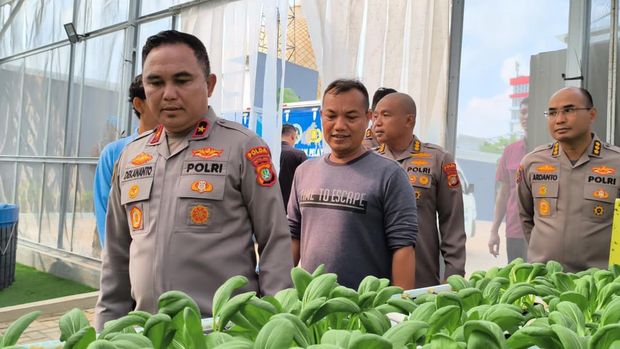 Wakapolda Metro Jaya Brigjen Dekananto  mengecek Greenhouse SPPG Palmera.