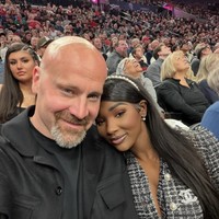 Influencer yang Baru Dilamar Kekasih Meninggal, Kematiannya Mencurigakan