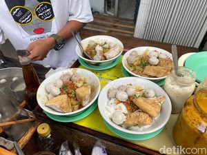Murah Meriah! Jajan Baso Bening si Abah di Suryakencana Bogor