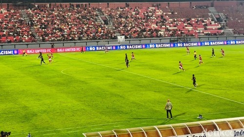 Bali United kembali berpesta gol di Stadion Kapten I Wayan Dipta, Gianyar setelah mengalahkan Malut United dengan skor 4-1, Minggu (19/4/2026).
