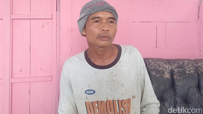 Daliman, buruh tani asal Kulon Progo menceritakan perjuangannya untuk berangkat haji