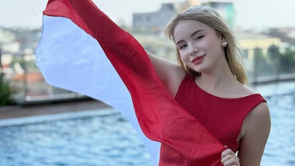 Selebgram Jerman Dasha Gartman Betah di Indonesia Karena Timun