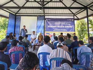50 Porter dan Guide Gunung Rinjani Dibekali Sertifikasi dan Uji Kompetensi