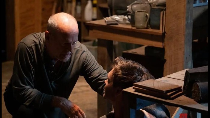 Ilustrasi sinopsis film Survive The Night serta daftar pemainnya