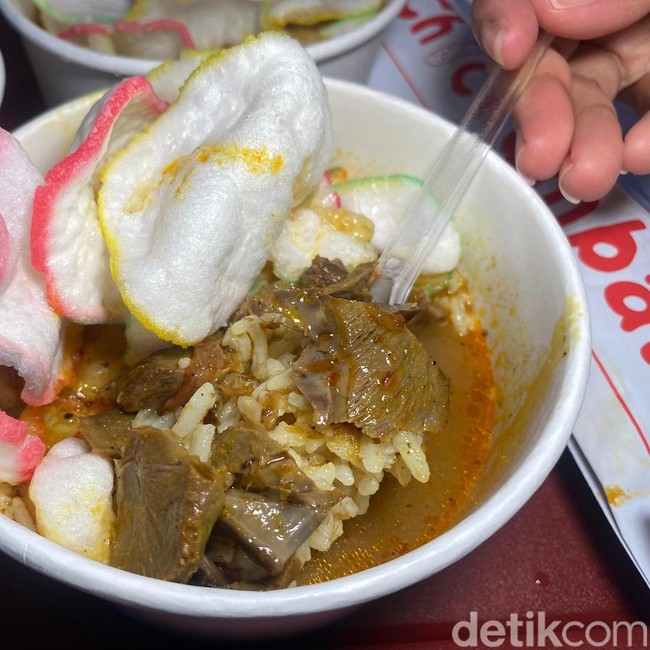 Jajan Sambil Main di Taman Bendera Pusaka Barito, Ada Apa Saja?