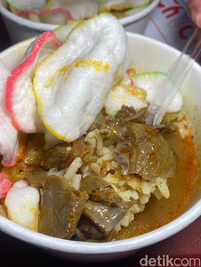 Jajan Sambil Main di Taman Bendera Pusaka Barito, Ada Apa Saja?