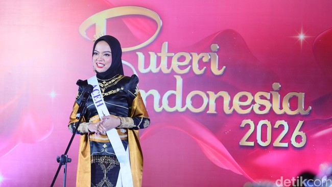 Kami ingin menekankan bahwa kecantikan bukan hanya sebatas wajah semata (Beauty). Kecerdasan atau keterampilan harus terus diasah (Brain). Tata krama pergaulan dan perilaku (Behaviour) juga harus terus diperbaiki. Lalu ada Brave dan Be Right, yaitu sikap ketika dihadapkan kepada pilihan sulit di dalam kehidupan, kita harus memilih yang baik dan benar. Itulah kualitas seorang Puteri Indonesia yang seutuhnya, tegasnya. Foto: Nasywa Fauziah/DetikFoto.