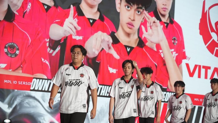 Babak Reguler Season MPL ID S17 pekan eempat memasuki hari terakhirnya. RRQ Hoshi akan kembali bermain dan bersiap menghadapi Bigetron by Vitality.