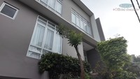 Biar lebih nyaman aja, tengah-tengah. Kalau kemarin aku di Depok. Sekarang aku kerja di Jakarta. Aku berkegiatan juga dekat. Aku cari sama manajer, kata Jirayut saat mengisi Rumpi: No Secret, kemarin. Foto: YouTube Jirayut Official Channel