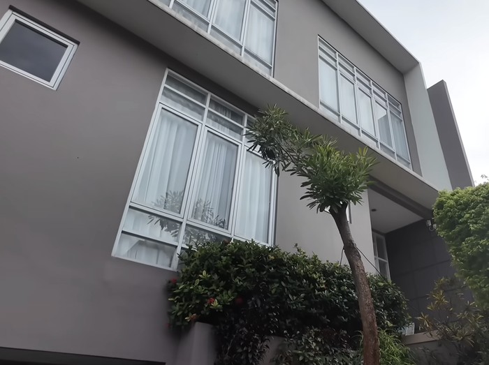 Jirayut punya rumah baru.