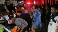Kanit Gakkum Satlantas Polres Probolinggo Iptu Aditya Wikrama mengatakan total ada lima korban dalam insiden tersebut.Sedikitnya 4 orang dilaporkan meninggal dunia dalam kejadian itu.