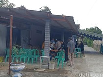 4 Orang Sekeluarga Korban Laka Maut Probolinggo Dimakamkan 1 Liang Lahat