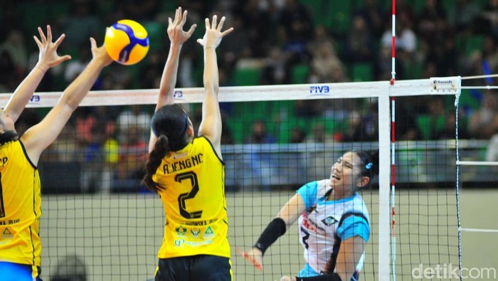 Laga Jakarta Pertamina Enduro lawan Gresik Phonska Plus di GOR Jatidiri Semarang, Minggu (19/4/2026).