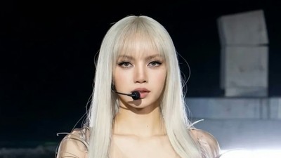 Lisa BLACKPINK Tampil di Coachella 2026 Bareng Anyma, Cantiknya Unreal Bak AI