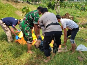 Bocah Sedang Main Bola Temukan Mayat Pria di Sungai Pakansari Bogor