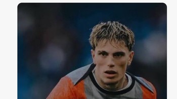 Di sisi lain, mantan pemain MU, Garnacho, kena sindir netizen. Foto: Screenshot X