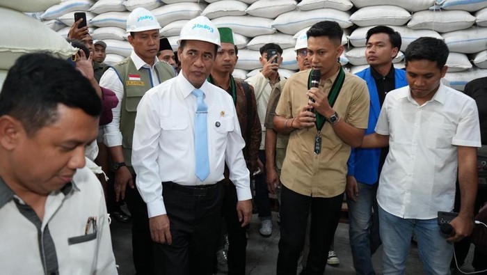 Mentan Kunjungi Gudang di Jatim, Dirut BULOG Pastikan Stok Pangan Aman