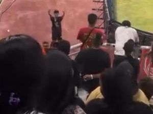 Suporter PSM Provokasi-Acungkan Jari Tengah ke Pusamania di Stadion GBH