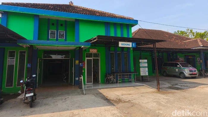 Puskesmas Kebonagung, Demak, yang merawat sejumlah orang yang diduga keracunan MBG, Minggu (19/4/2026).