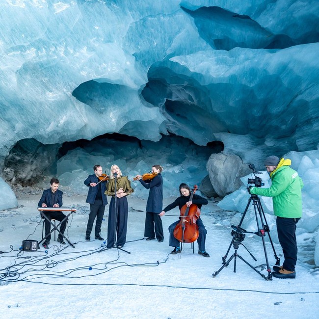 Saat Musik Bergema di Gletser yang Terancam Hilang