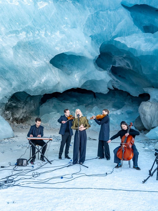 Saat Musik Bergema di Gletser yang Terancam Hilang