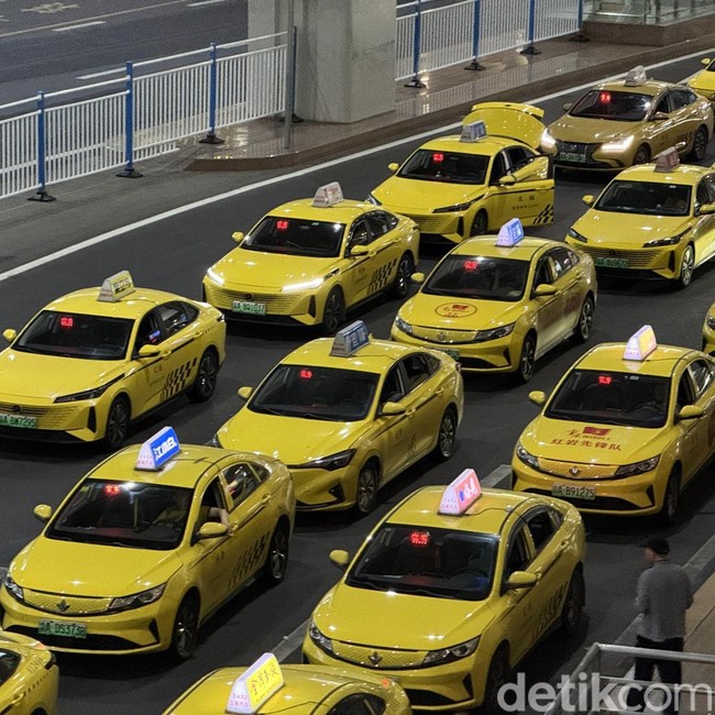 Taksi Ferrari Kuning di China, Bisa Tiba Lebih Cepat dari Estimasi Maps