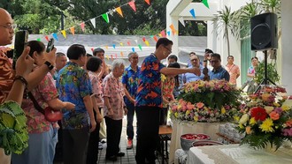 Tradisi Memandikan Patung Buddha Warnai Festival Songkran 2026 di Jakarta
