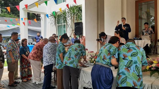 Tradisi Memandikan Patung Buddha di Festival Songkran 2026