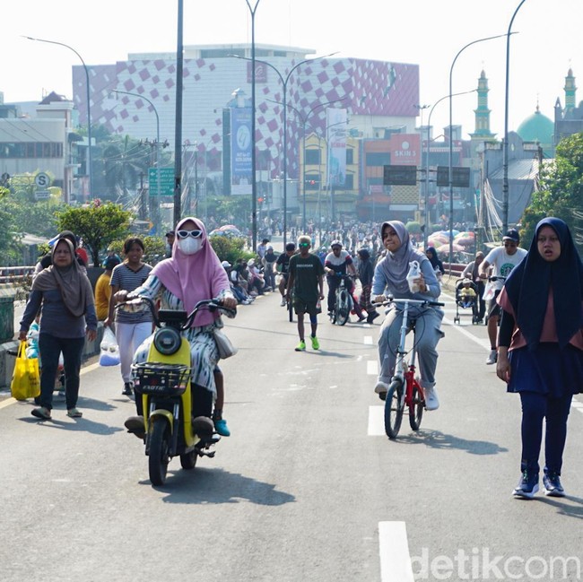 Warga Padati CFD Margonda, Jalan Jadi Ruang Rekreasi