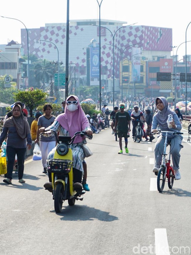 Warga Padati CFD Margonda, Jalan Jadi Ruang Rekreasi