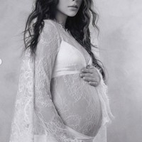 Penampilan Alyssa kembali dibanjiri pujian netizen. Tak sedikit yang menyebut kecantikan bumil satu ini terlihat begitu unreal. Foto: Instagram/@alyssadaguise