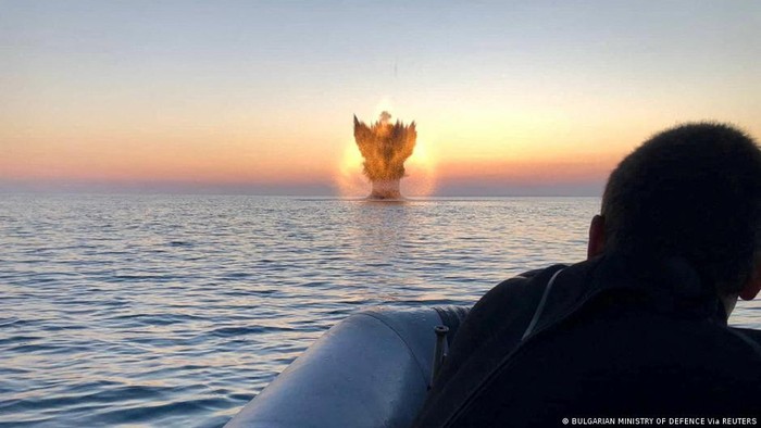 Ancaman Ranjau di Selat Hormuz, Seberapa Berbahaya?