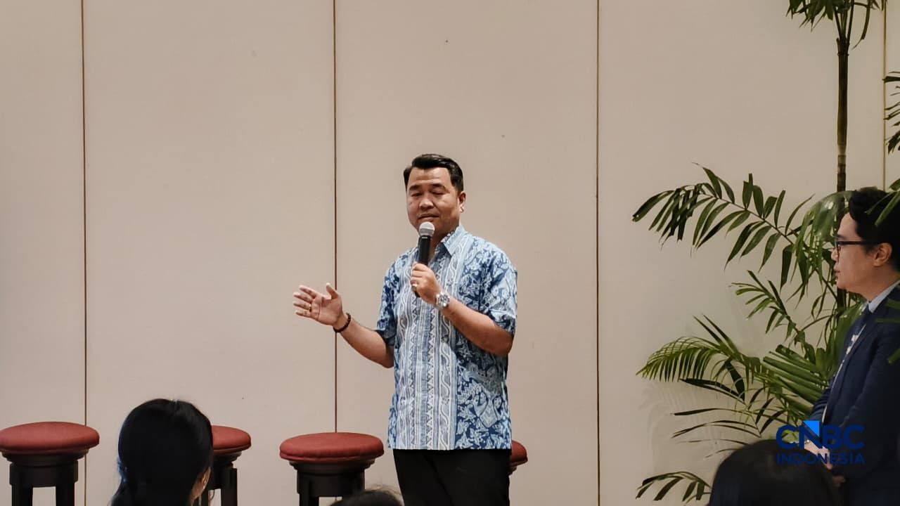 Direktur KEK Tanjung Kelayang, Daniel Alexander dalam paparannya di Hotel Dharmawangsa, Kamis (16/4/2026). (CNBC Indonesia/Chandra Dwi Pranata)