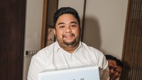 Ada mesin kopi yang dibagikan untuk groomsmen El Rumi. Foto: dok instagram El Rumi
