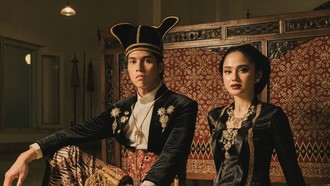 Potret Prewedding El Rumi-Syifa Hadju, Memukau Dengan Busana Adat Jawa Klasik
