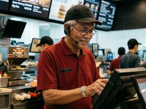 Kemnaker Minta Perusahaan Terima Lansia Bekerja