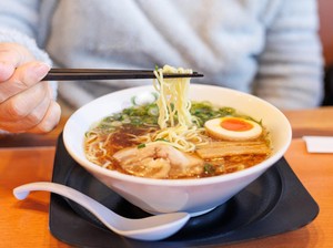 Ramen Halal atau Haram? Kenali 5 Titik Kritisnya Sebelum Makan
