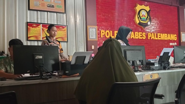 Istri di Palembang melaporkan suaminya ke polisi usai diancam disiram air keras dan sajam