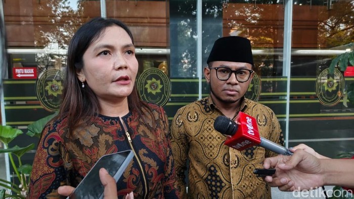 Istri eks Wamenaker Immanuel Ebenezer Gerungan (Noel) Silvia Rinita Harefa.