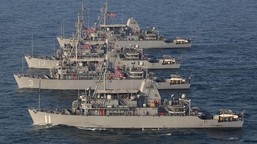 AS menembaki dan menyita kapal kargo Iran di Laut Arab Utara dekat Teluk Oman pada, setelah upaya menembus blokade di tengah ketegangan meningkat.