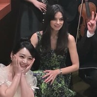 Aktris musikal Kim So Hyun, yang juga berkontribusi dalam konser tersebut bahkan memuji istri Song Joong Ki sebagai sosok yang “baik dan cantik” di Instagram-nya. Foto: Instagram
