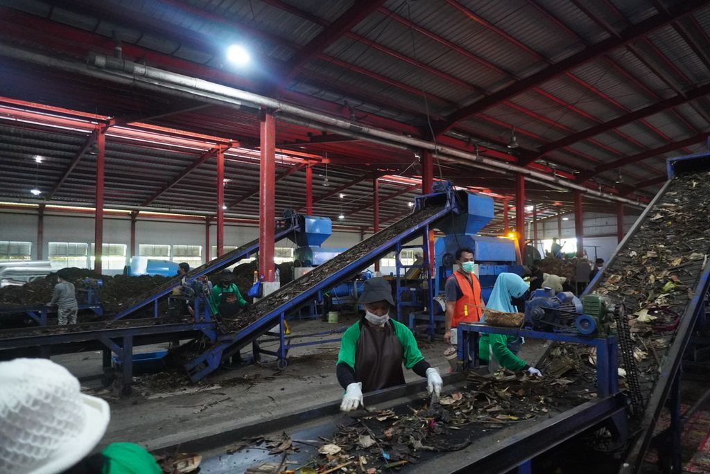 Kementerian Lingkungan Hidup/Badan Pengendalian Lingkungan Hidup (KLH/BPLH) bersama Pemerintah Provinsi Bali memperkuat komitmen penghentian praktik open dumping melalui Deklarasi Penghentian TPA Open Dumping di Provinsi Bali,  Jumat (17/4/2026). (Dok. KLH)