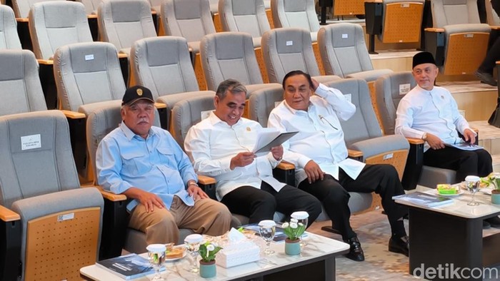 Kepala Otorita IKN Basuki Hadimuljono merasa senang Ketua MPR RI, Ahmad Muzani, bersama jajaran pimpinan MPR mengunjungi Ibu Kota Negara (IKN) Nusantara (Kurniawan/detikcom).