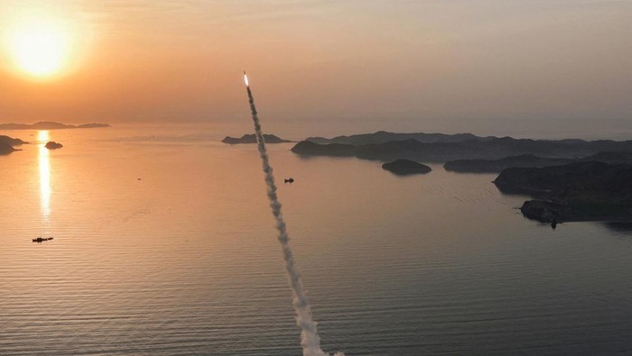 Ilustrasi peluncuran rudal Korea Utara (Foto: REUTERS/KCNA)