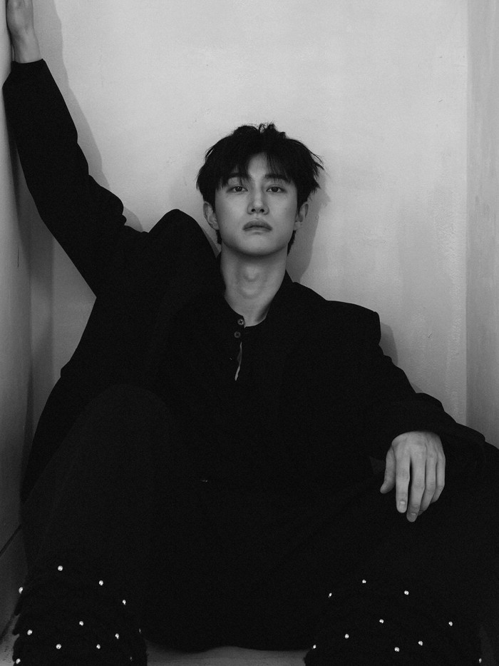 Kwak Dong Yeon gabung THEBLACKLABEL.