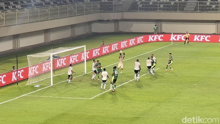 Laga PSS Sleman vs Persiku Kudus di Stadion Maguwoharjo, Sleman, Senin (20/4/2026).