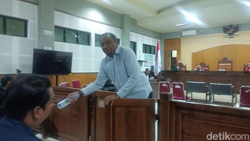 Lalu Arif Rahman Hakim, salah satu anggota DPRD NTB yang dihadirkan sebagai saksi di Pengadilan Tipikor Mataram, Senin (20/4/2026).
